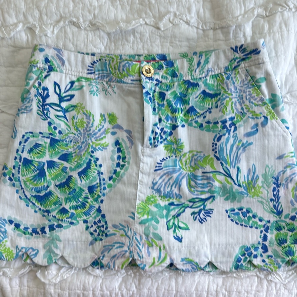 Lilly Pulitzer textured cotton skort. Size 4